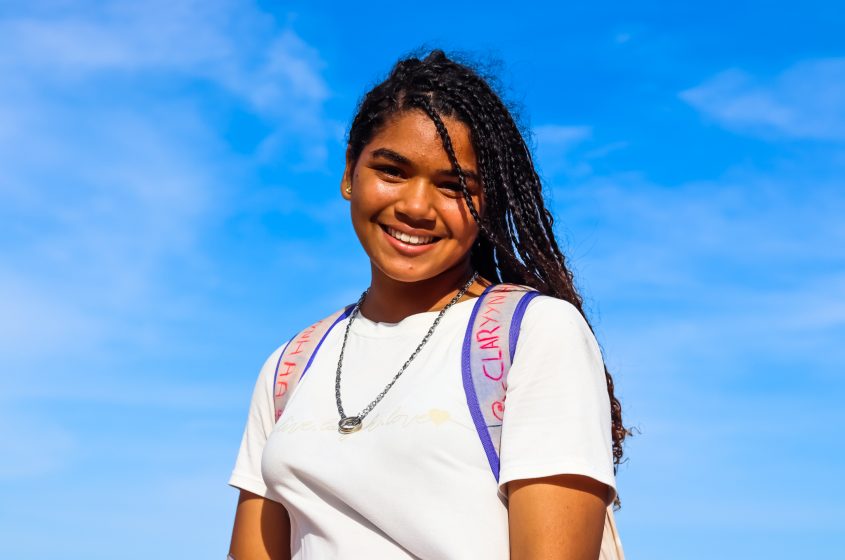 Maria Clara Medalhista é Olímpiada da Canguru de Matemática e ex-participante do Programa Polos Olímpicos de Treinamento Intensivo. Foto: Arthur Vieira (estagiário)/Ascom Semed