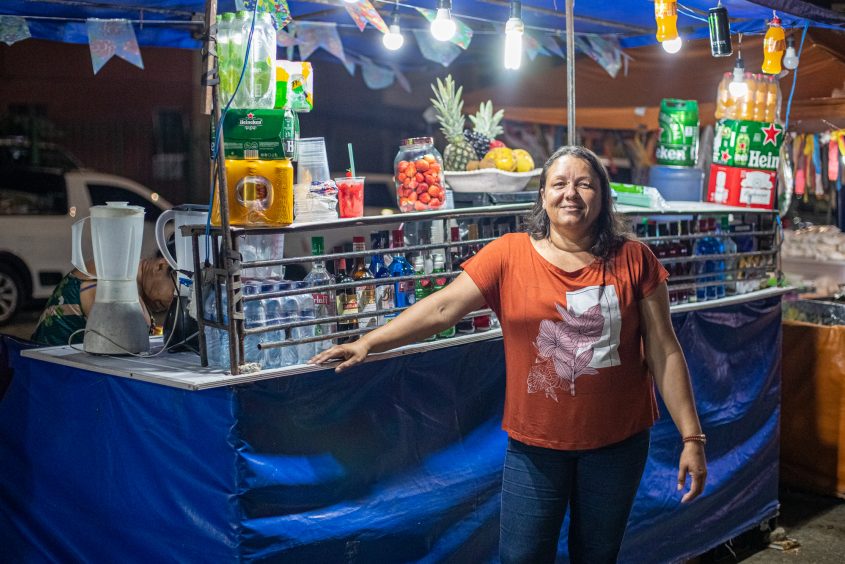Edneide Guarabira está pronta para comercializar os seus produtos nos polos do ‘Massayó: Sol... Mar... Forró. Foto: Célio Júnior / Secom Maceió