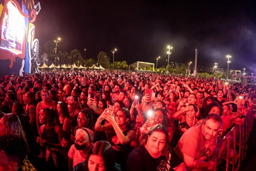 Público curte primeira noite do São João no polo multicultural de Jaraguá. Foto: Itawi Albuquerque/Secom Maceió
