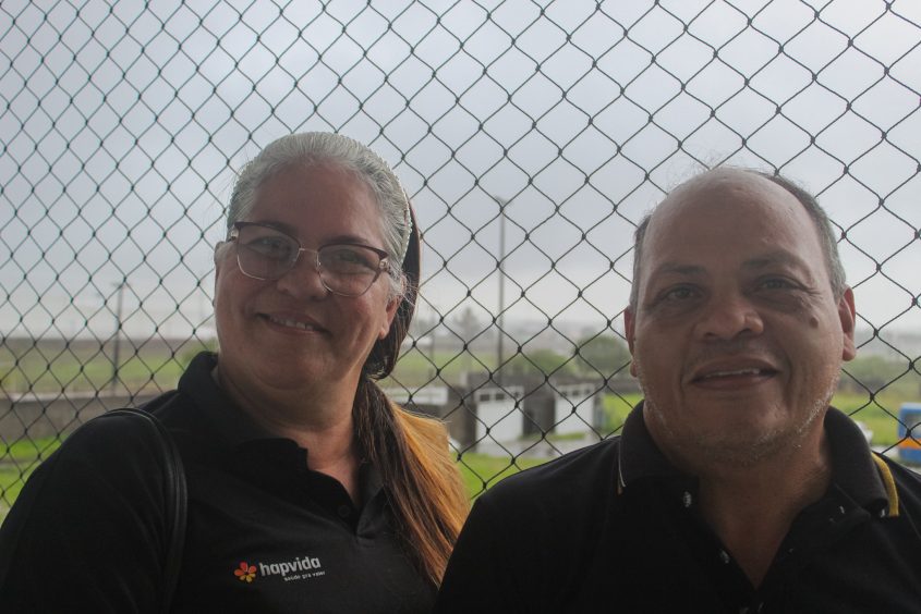 José Cristóvão e Sueli de Araújo foram juntos até a Escola Municipal Padre Brandão de Lima e se matricularam no curso de inglês. Foto: Arthur Vieira (estagiário) / Ascom Semed